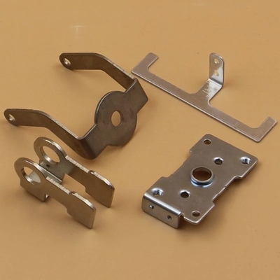 Direktversorgung mit Präzisionshardware aus Edelstahl mit individuellen Metallklemmen