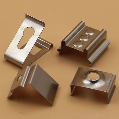 Direktversorgung mit Präzisionshardware aus Edelstahl mit individuellen Metallklemmen