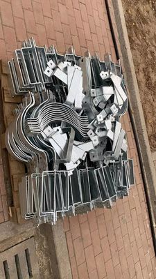 Festklemmen aus Edelstahl mit Zugband für Stromzubehör für OEM-CNC-Hardwareteile